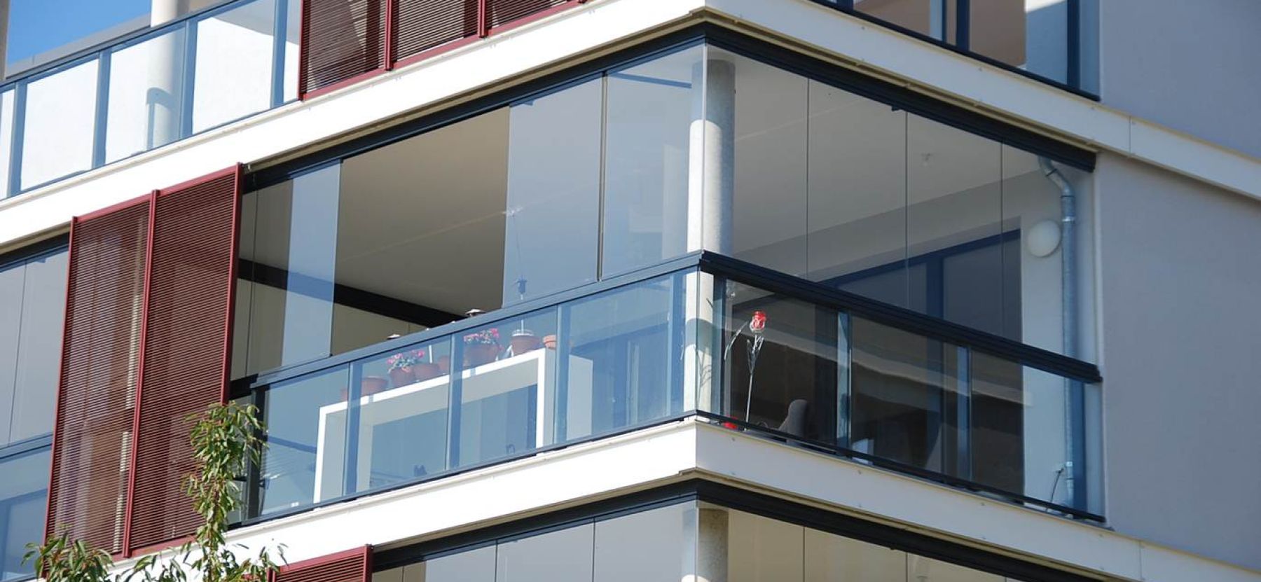 Frameless Glass Balcony – project photo 1